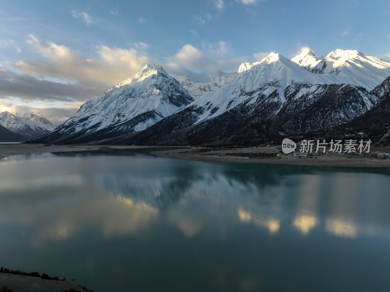 西藏昌都然乌湖来古雪山冰湖高空航拍