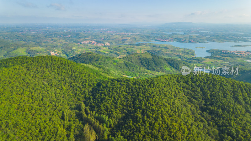 航拍视角青山绿水自然风景