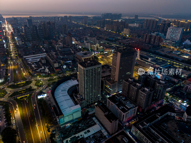 湖南岳阳晚霞夜景航拍图