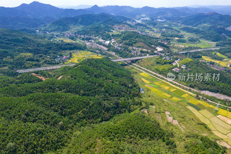 南方山川丘陵航拍摄影图