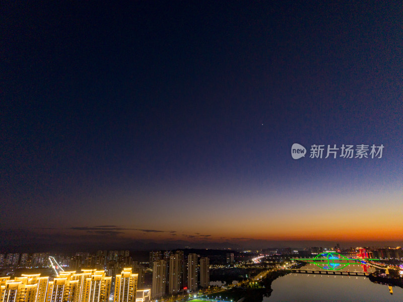 江西上饶城市夜景航拍图