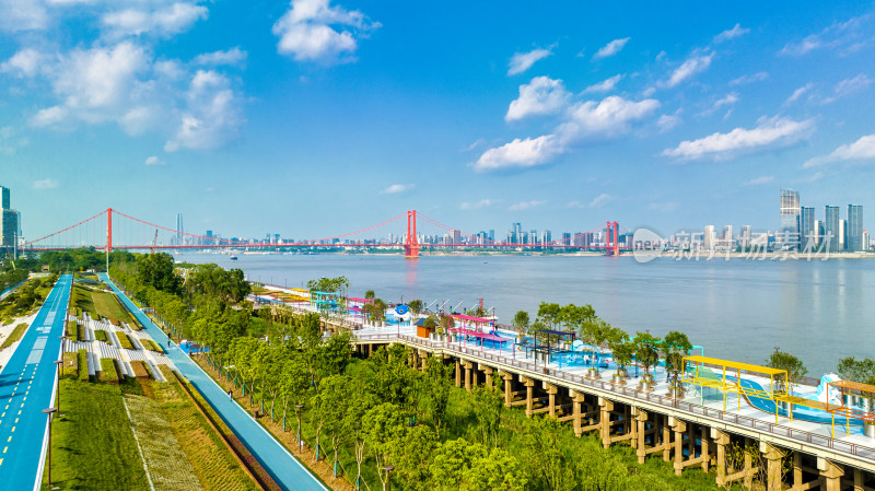 武汉杨泗港都市T台与鹦鹉洲长江大桥