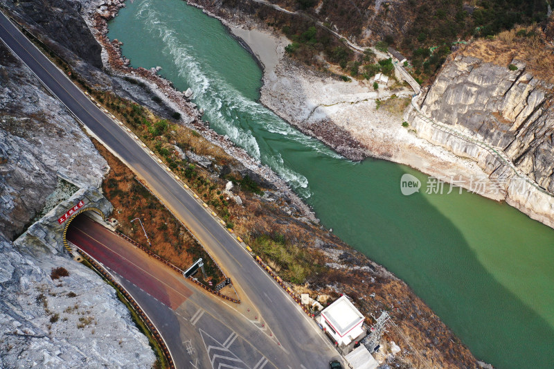 香格里拉上虎跳峡