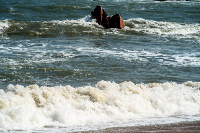 海边的海浪风光