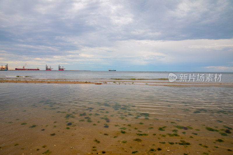 渤海湾海边海浪风光