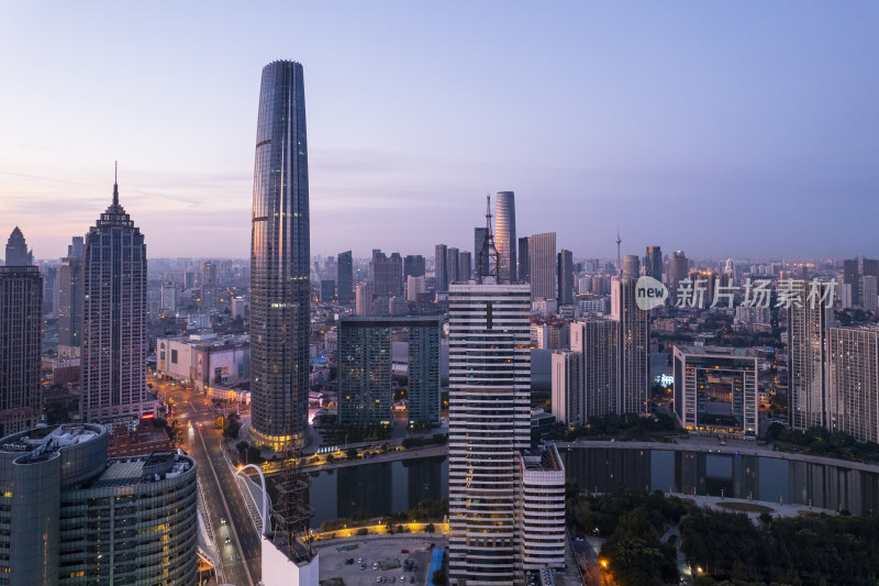 天津环球金融中心海河城市建筑日出朝霞风景