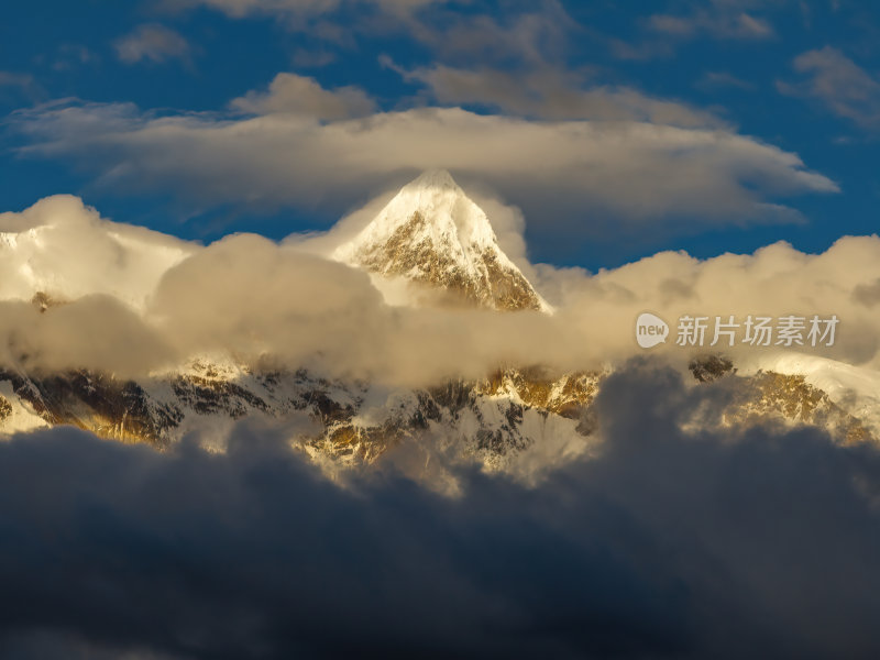 西藏林芝索松村南迦巴瓦峰雪山航拍