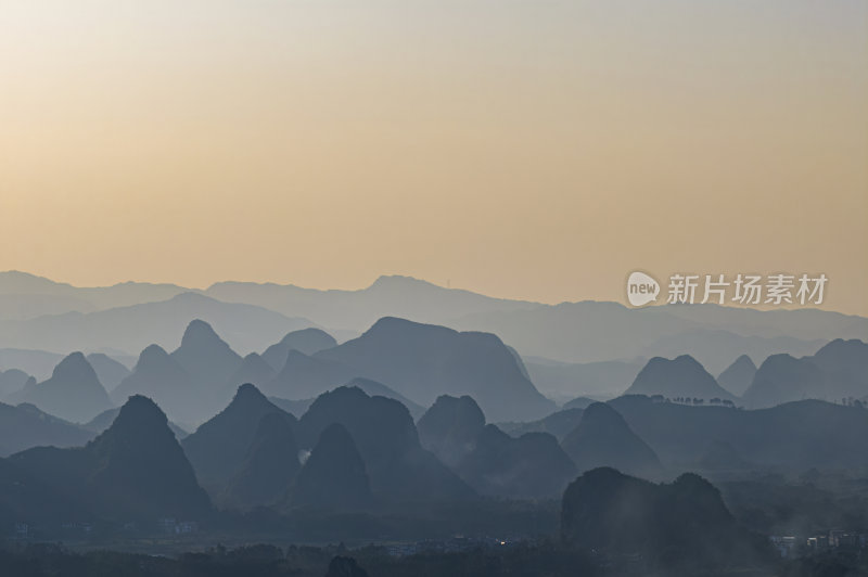 桂林喀斯特地貌群山