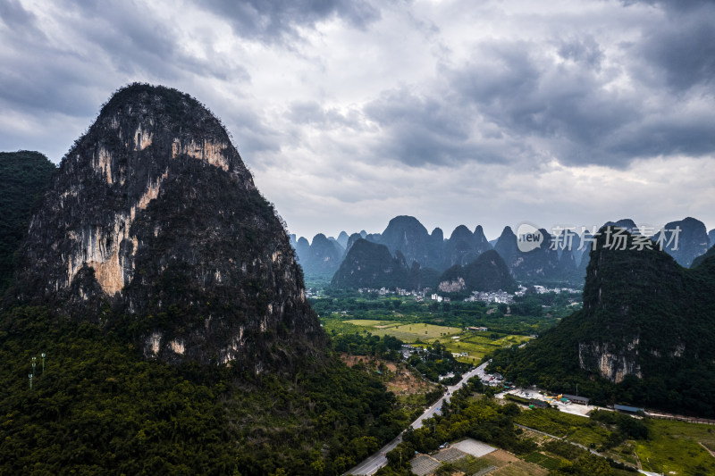 桂林阳朔漓江山水自然风光航拍