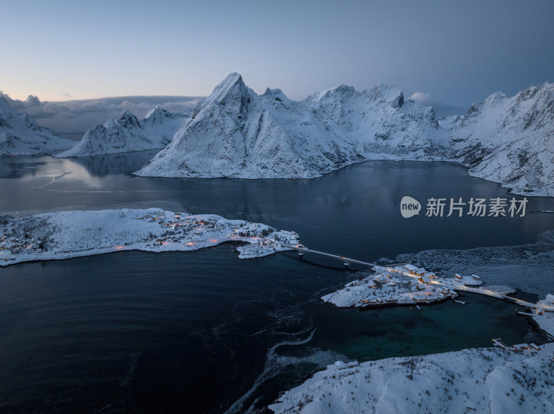 挪威罗弗敦群岛北极圈雷纳冬季雪景高空航拍