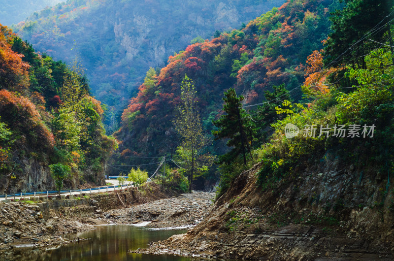 河南洛阳白云山的秋天山谷风光