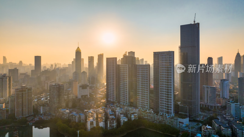 武汉汉口西北湖金融街高楼夕阳照