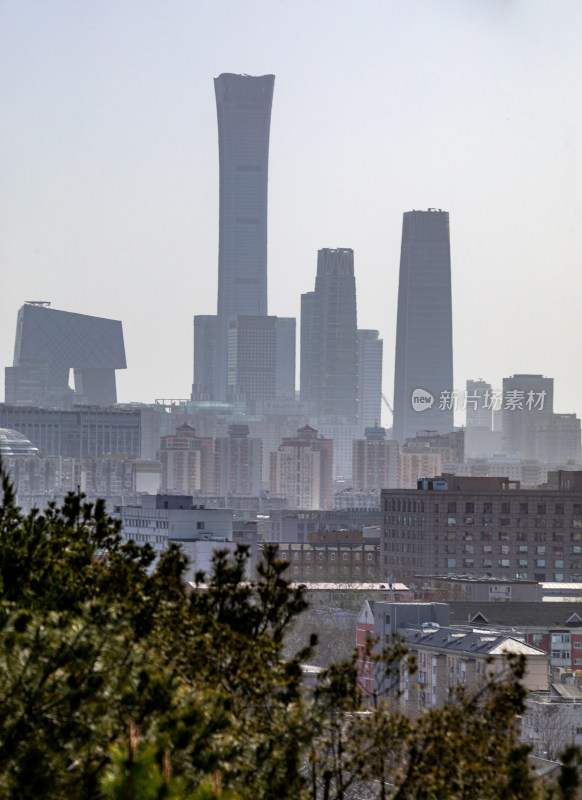 北京景山公园看中国尊国贸城市建筑