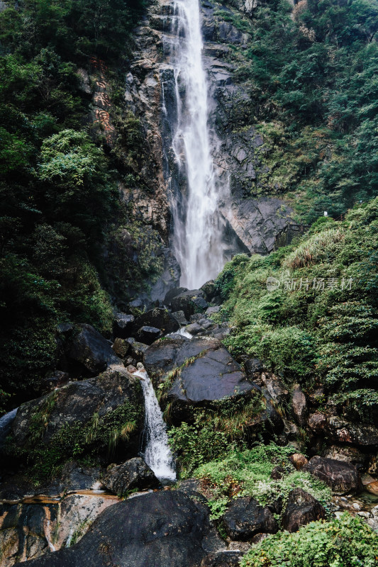 宜春明月山瀑布