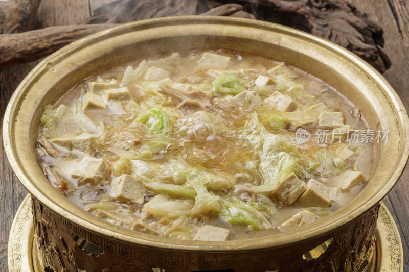 铁锅白菜粉丝炖豆腐