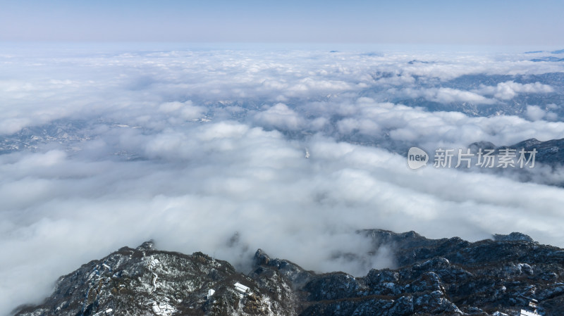 山脉大雪云海航拍辽阔高远壮观背景自然风景