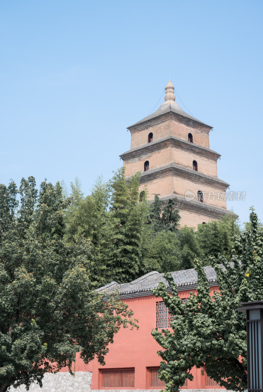 陕西西安晴朗天气的大慈恩寺大雁塔