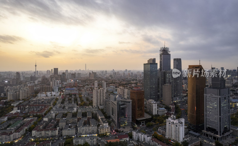 天津海河风景线小白楼商圈城市建筑日落风光