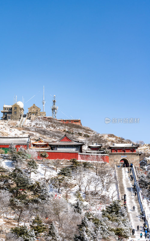 山东泰安泰山风景区雪景自然景观