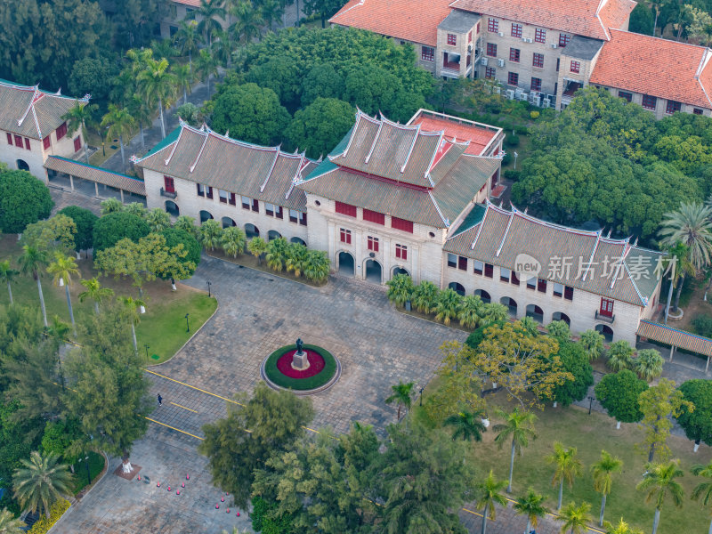 福建厦门海峡厦门大学校园运动场高空航拍