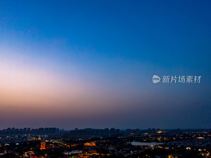 河南开封清明上河园夜景航拍摄影图