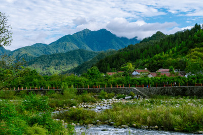 汉中留坝火烧店镇秦岭深处的山水田园风光