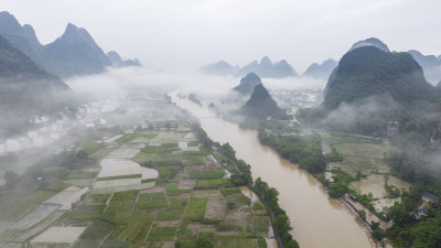 广西桂林因连续暴雨漓江两岸居民受灾严重