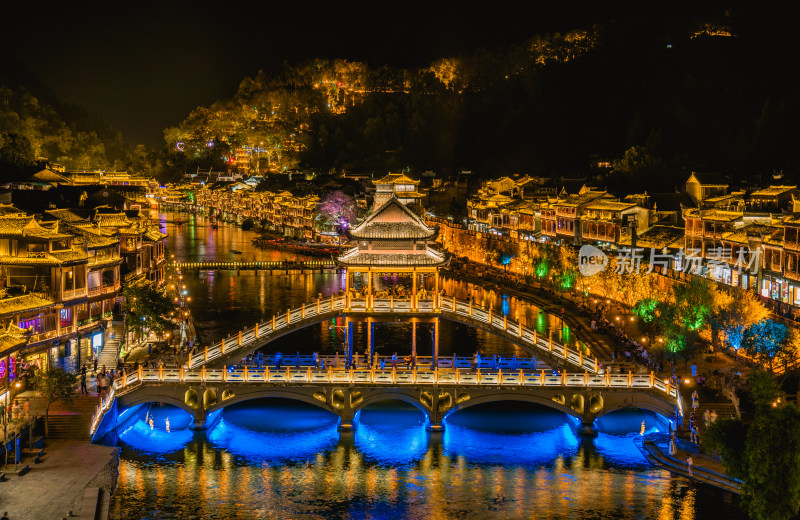 湖南湘西凤凰古城夜景沱江夜景雪桥夜景