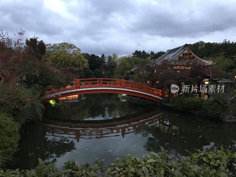 日本京都秋天的红桥