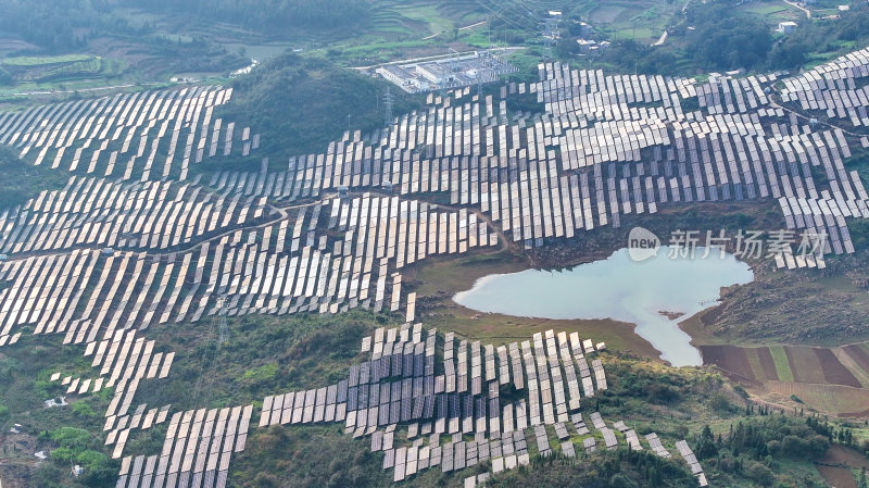 4k航拍贵州山区光伏发电站 新能源发电