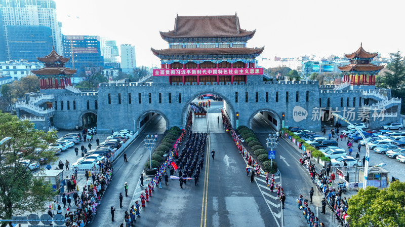 穿城跑健身活动迎接新年