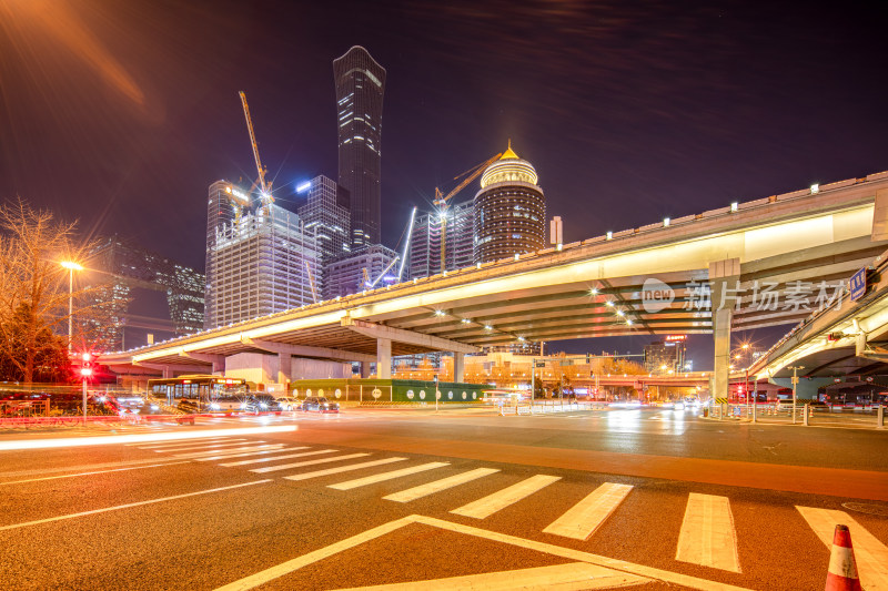 北京国贸高架桥和建筑群夜景