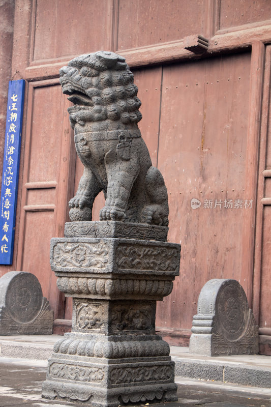 山西大同善化寺门口石狮