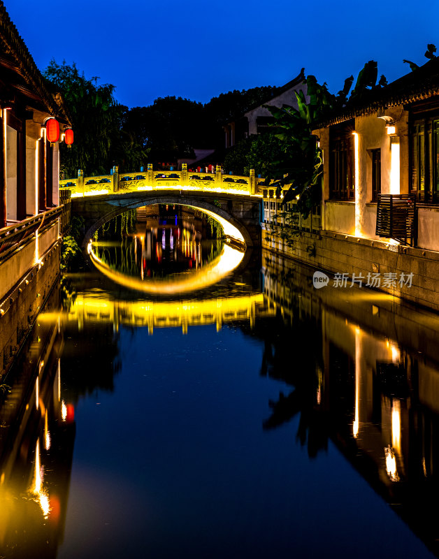 苏州吴中甪直古镇夜景