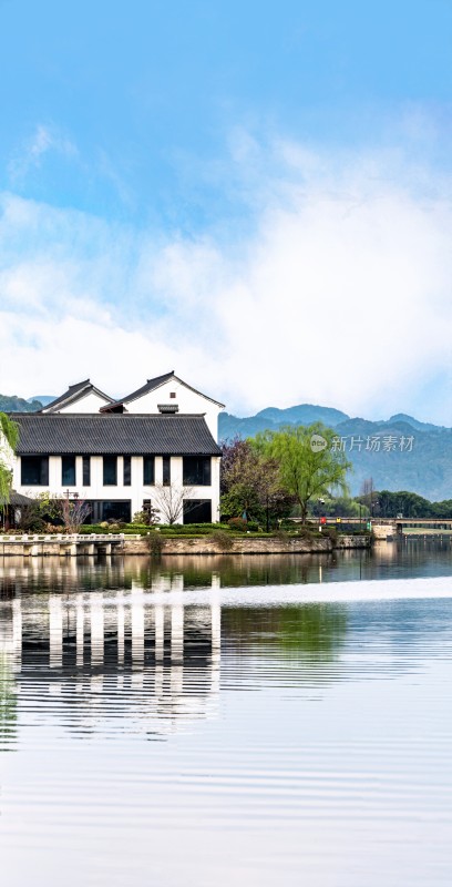 绍兴镜湖湖边中式建筑山水景致