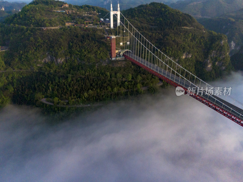 湖南湘西矮寨大桥清晨云海日出