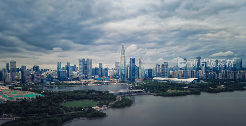 深圳城市天际线与水域景观