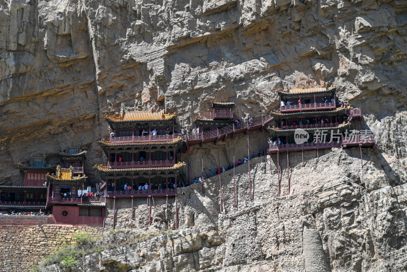 远眺山西悬空寺 建筑与自然的完美融合