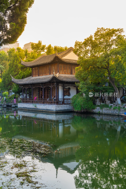 江苏南京总统府园林夏季黄昏