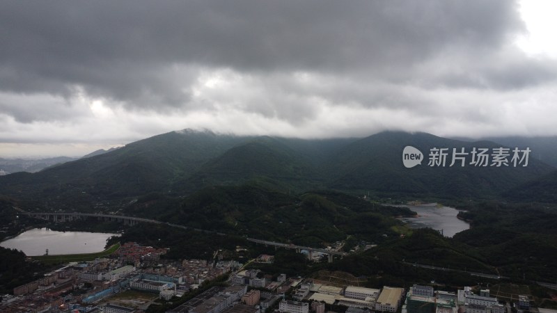 航拍广东省东莞市清溪镇风雨欲来城市风光