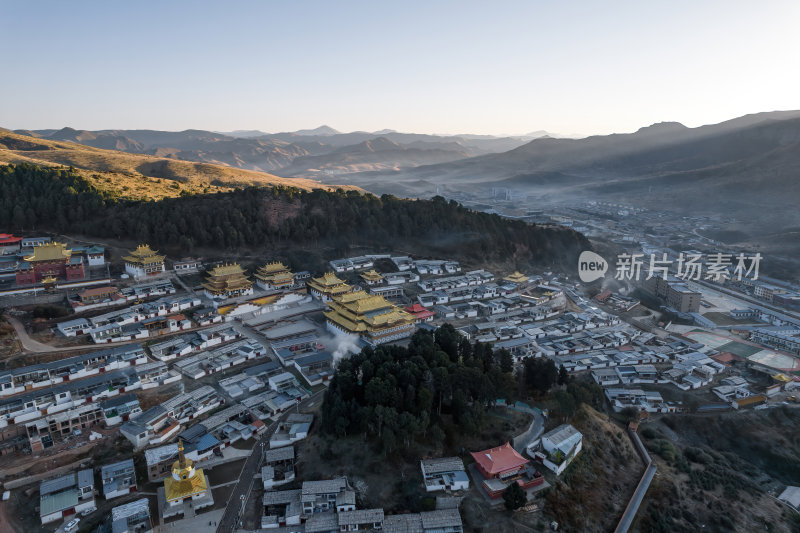 甘肃甘南郎木寺藏地山景全景清晨航拍