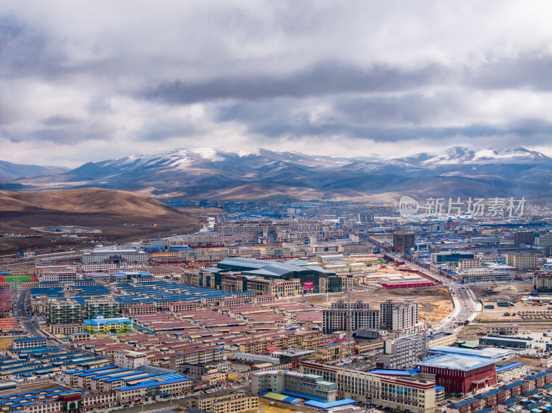 中国西藏那曲市航拍高原城市全景