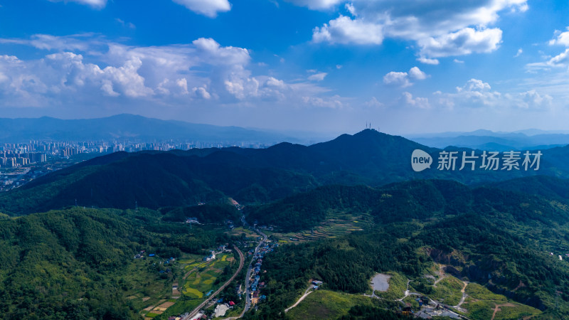 山川丘陵绿色森林植物航拍摄影图