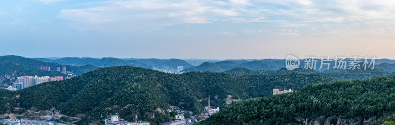 陕西延安宝塔山凤凰山全景图