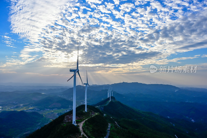 风车山壮阔云层