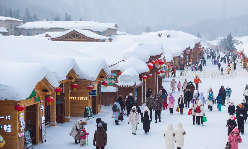 中国雪乡，雪夜里的童话小镇