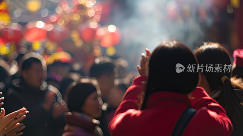 春节人们街上置办年货