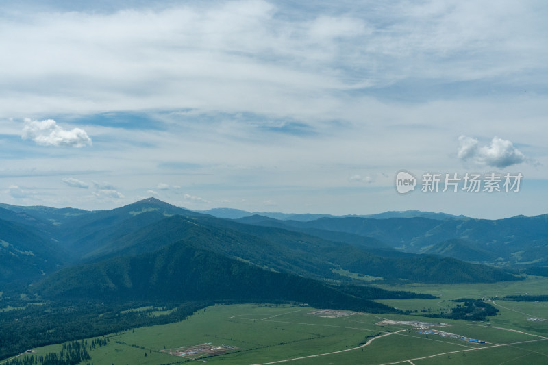 新疆阿勒泰云霄峰景色