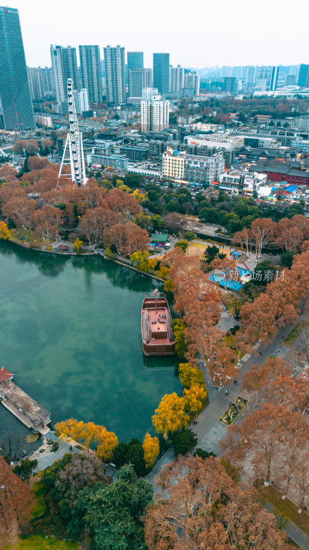 合肥古逍遥津公园城市公园湖泊秋景俯瞰