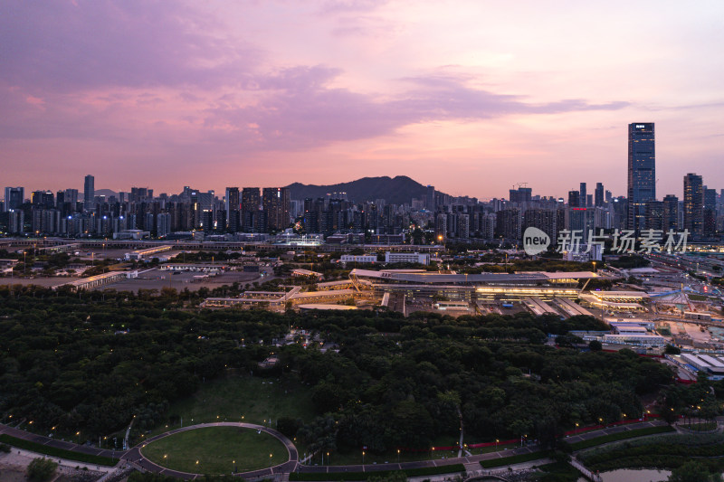 深圳湾口岸夜景航拍图